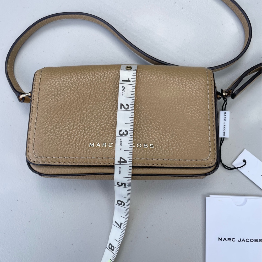Marc Jacobs Tan Leather Crossbody Bag - Picture 2 of 10